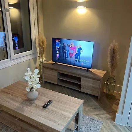 1 Bed In The Heart Of Апартаменти Лідс